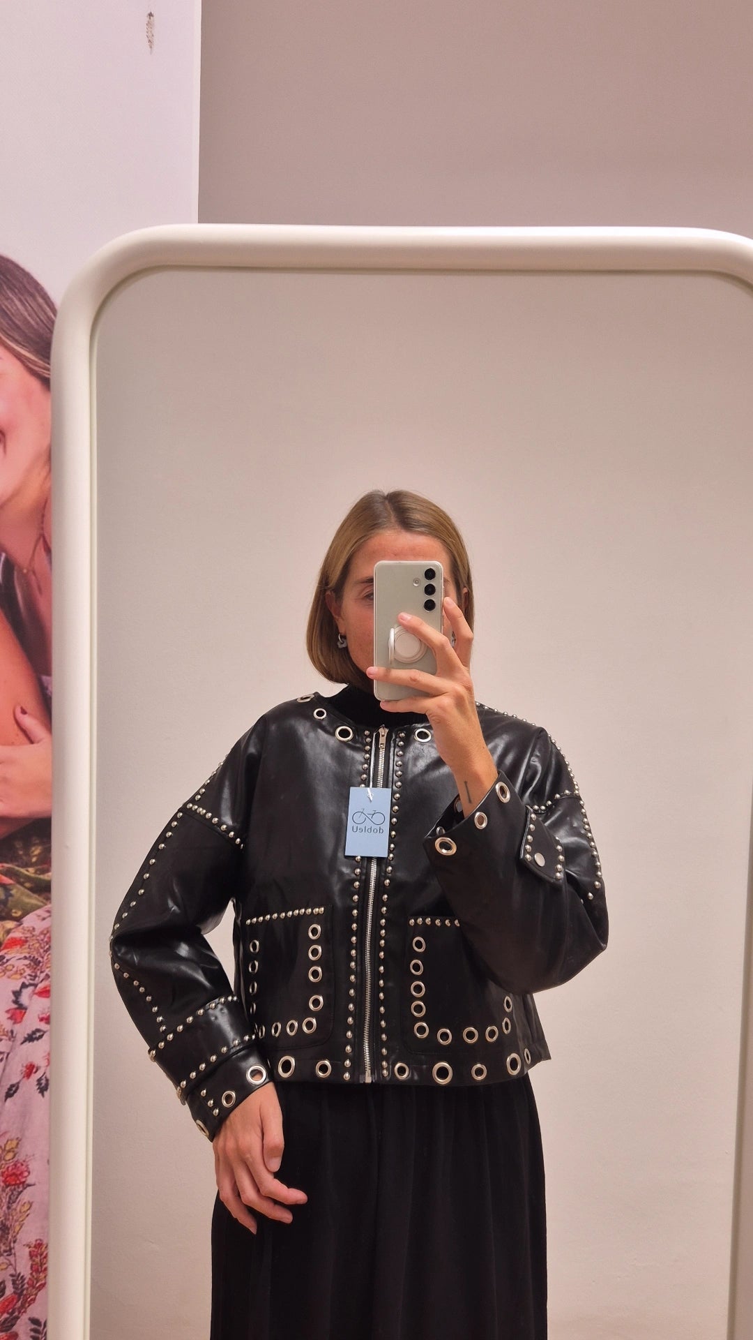 Chaqueta polipiel tachuelas