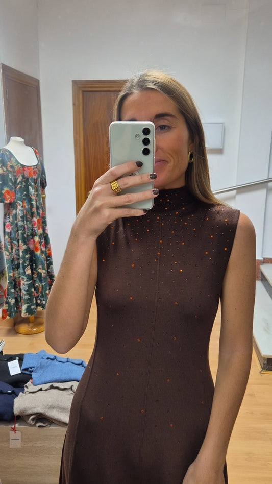 Vestido piedrecitas marrón chocolate