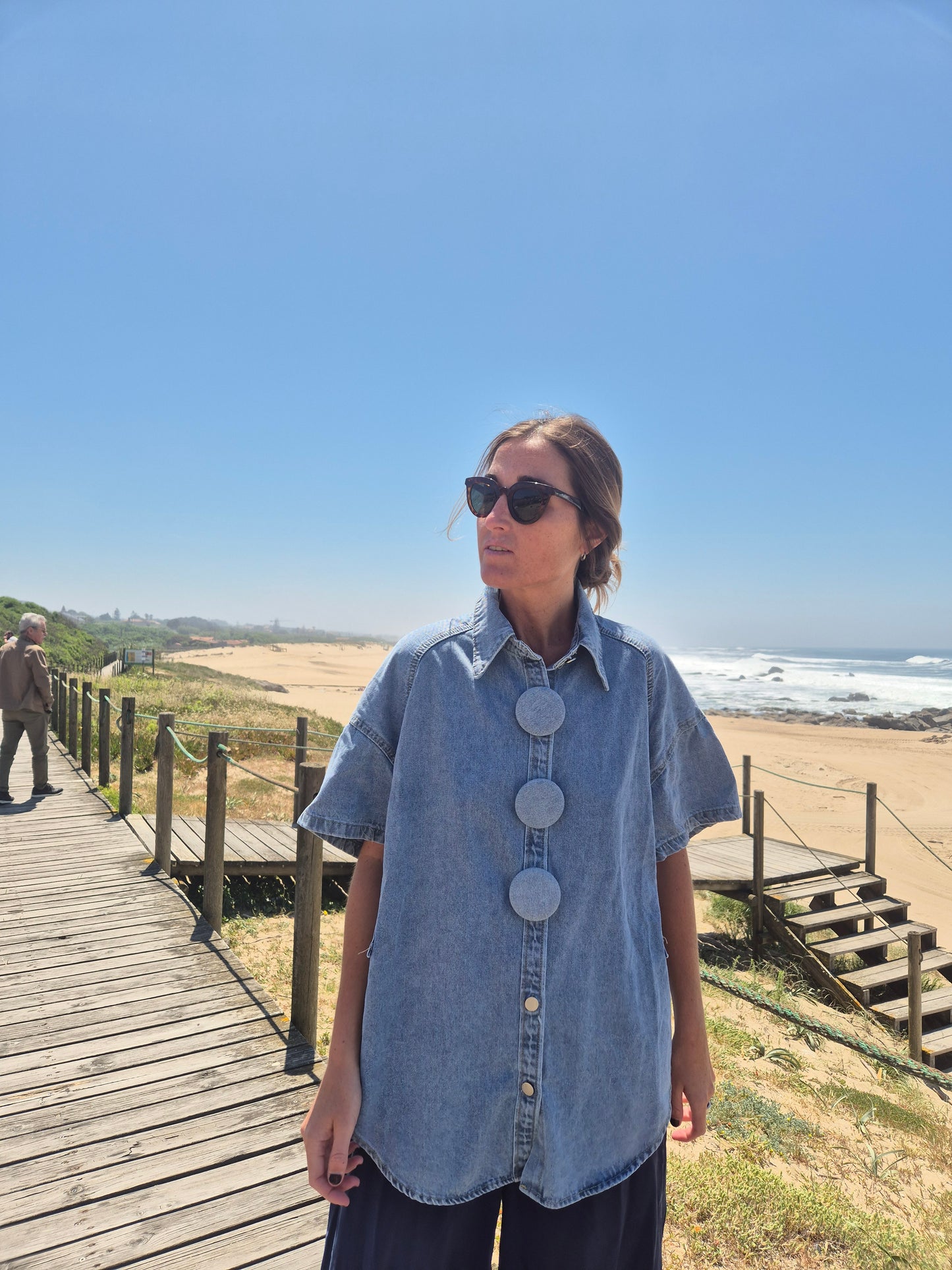 Camisa vaquera botón especial
